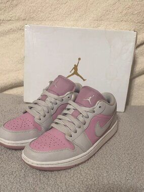 Air Jordan 1 Low Women's 7 With Box